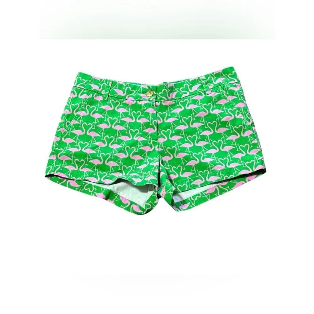 Macbeth Collection Green Shorts Featuring a Pink Flamingo Print Size Medium